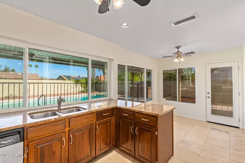 2702 E Yucca St, Phoenix, AZ 85028 photo 17