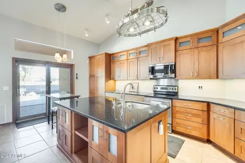 1532 E Sunrise Way, Gilbert, AZ 85296 photo 4