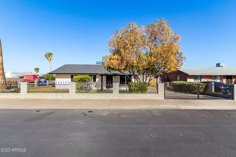 1102 E Desert Dr, Phoenix, AZ 85042