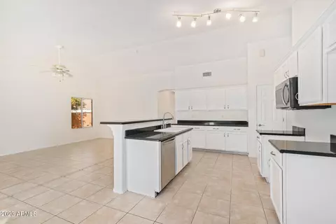 1821 E Apollo Rd, Phoenix, AZ 85042 photo 12