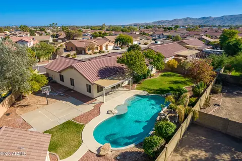 1821 E Apollo Rd, Phoenix, AZ 85042 photo 2