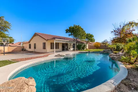1821 E Apollo Rd, Phoenix, AZ 85042