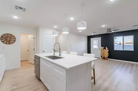 2822 E Chipman Rd, Phoenix, AZ 85040 photo 12