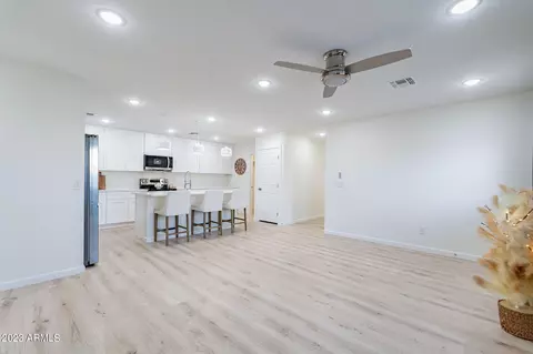 2822 E Chipman Rd, Phoenix, AZ 85040 photo 11