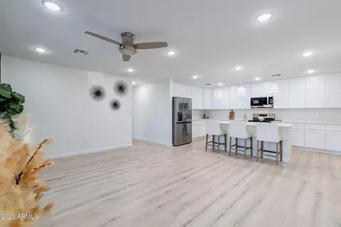 2822 E Chipman Rd, Phoenix, AZ 85040 photo 10