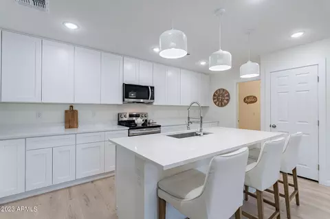 2822 E Chipman Rd, Phoenix, AZ 85040 photo 9