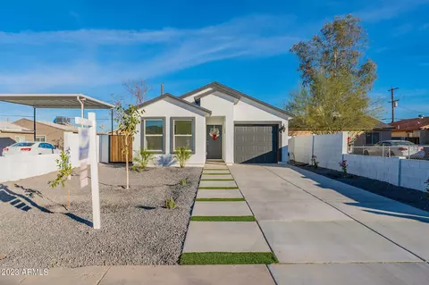 2822 E Chipman Rd, Phoenix, AZ 85040
