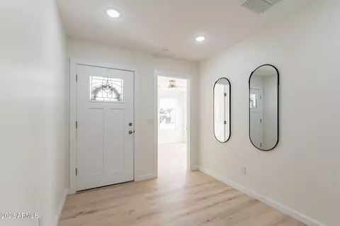 2822 E Chipman Rd, Phoenix, AZ 85040 photo 7