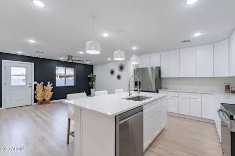 2822 E Chipman Rd, Phoenix, AZ 85040 photo 13