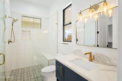 Bath - 3655 N Hawes Rd, Mesa, AZ 85207 photo 7 of 10