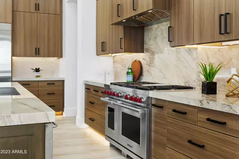Kitchen - 3655 N Hawes Rd, Mesa, AZ 85207 photo 5 of 7