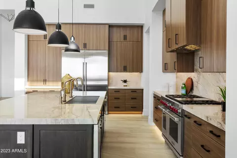 Kitchen - 3655 N Hawes Rd, Mesa, AZ 85207 photo 4 of 7