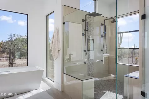 Bath - 3655 N Hawes Rd, Mesa, AZ 85207 photo 3 of 10