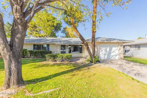 9702 W Sandstone Dr, Sun City, AZ 85351