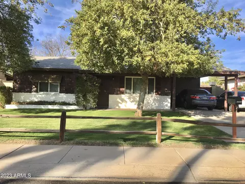 6720 W Medlock Dr, Glendale, AZ 85303