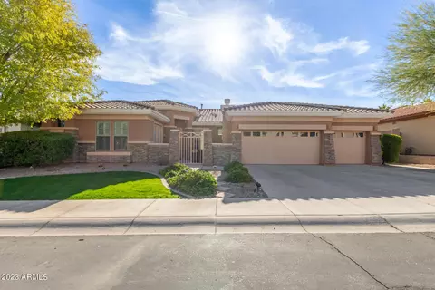 2711 W Briarwood Ter, Phoenix, AZ 85045