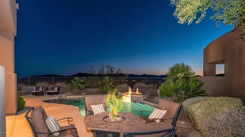 1117 E Thunderhill Pl, Phoenix, AZ 85048