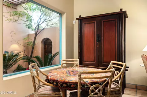5641 N Echo Canyon Cir, Phoenix, AZ 85018 photo 7
