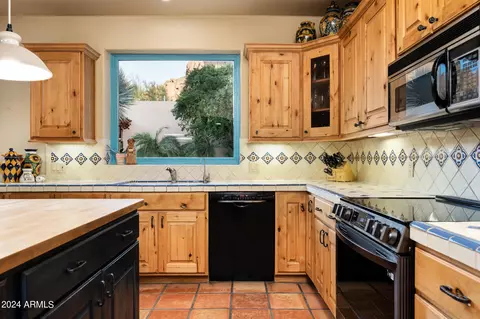5641 N Echo Canyon Cir, Phoenix, AZ 85018 photo 11