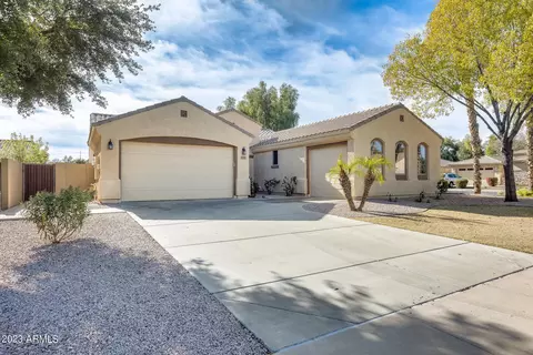 1381 E Bluebird Dr, Gilbert, AZ 85297 photo 5