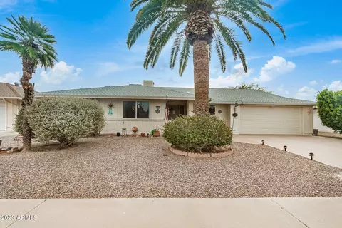 9914 W Prairie Hills Cir, Sun City, AZ 85351