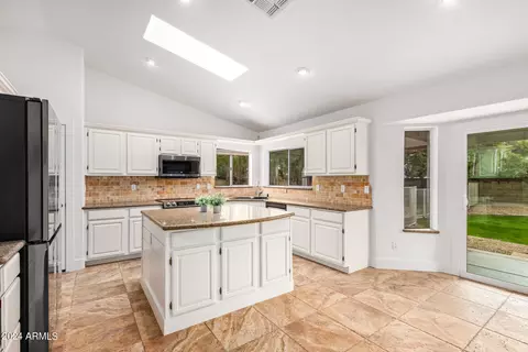 Kitchen - 2745 E Pegasus St, Gilbert, AZ 85234 photo 4 of 5