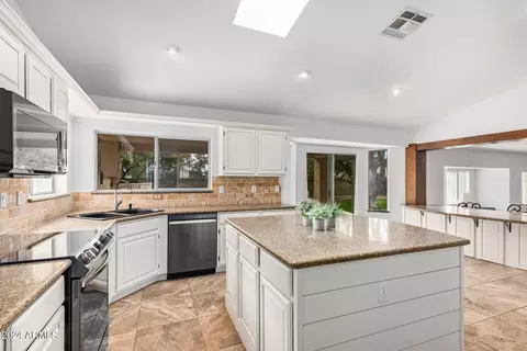 Kitchen - 2745 E Pegasus St, Gilbert, AZ 85234 photo 5 of 5