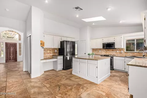 Kitchen - 2745 E Pegasus St, Gilbert, AZ 85234 photo 2 of 5