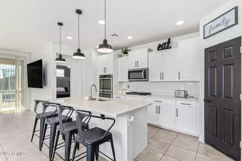17403 W Eagle Ct, Goodyear, AZ 85338