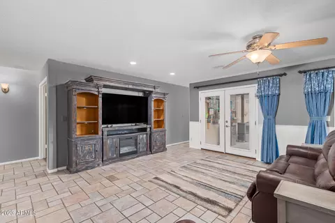 4611 E Aire Libre Ave, Phoenix, AZ 85032 photo 11