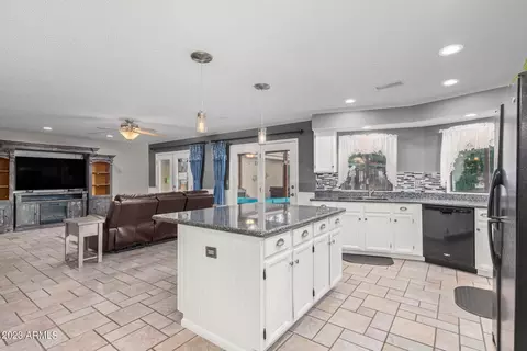 4611 E Aire Libre Ave, Phoenix, AZ 85032 photo 10