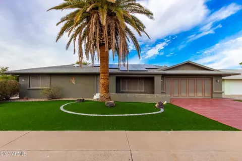 18002 N Broken Bow Ct, Sun City, AZ 85373