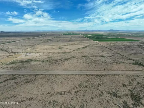 546 W Nn W Sunland Ave #B, Tonopah, AZ 85354