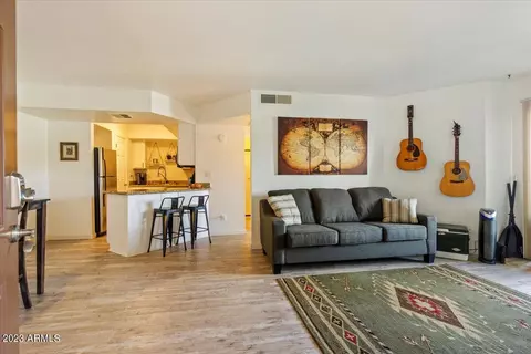 2228 N 52nd St N #206, Phoenix, AZ 85008