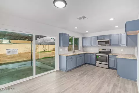 8736 W Earll Dr, Phoenix, AZ 85037 photo 10