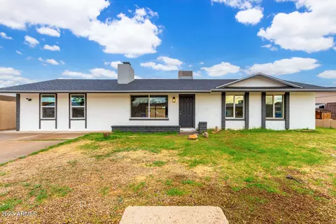 8736 W Earll Dr, Phoenix, AZ 85037