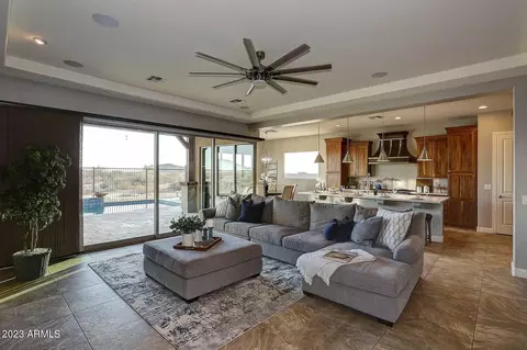 3145 E Half Hitch Pl, Phoenix, AZ 85050 photo 10