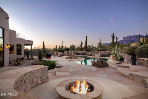 10654 E Running Water Dr, Gold Canyon, AZ 85118