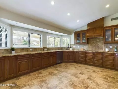 677 E Linda Ln, Gilbert, AZ 85234 photo 12