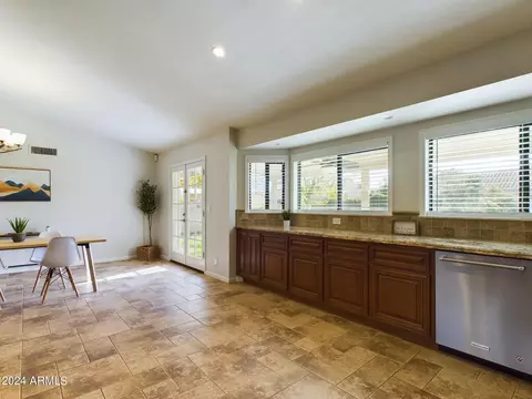 677 E Linda Ln, Gilbert, AZ 85234 photo 11
