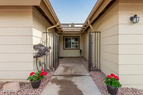 4454 E Coconino St, Phoenix, AZ 85044 photo 2