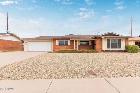 4202 W Rose Ln, Phoenix, AZ 85019