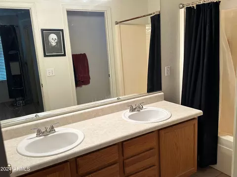 121 E Valley View Dr, Phoenix, AZ 85042 photo 4