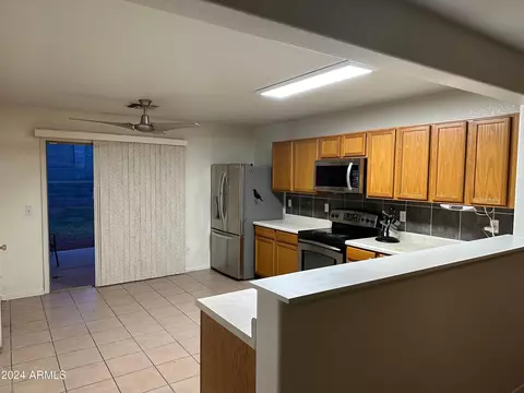 121 E Valley View Dr, Phoenix, AZ 85042 photo 3