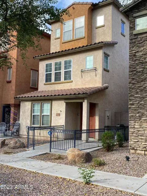 7738 W Terri Lee Dr, Phoenix, AZ 85035