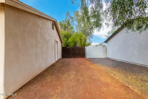 4102 E Ludlow Dr, Phoenix, AZ 85032 photo 9