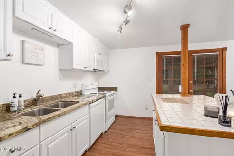 4102 E Ludlow Dr, Phoenix, AZ 85032 photo 2