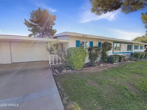 10233 W Snead Cir, Sun City, AZ 85351