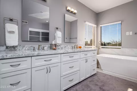 Bath - 3111 E Vermont Ave, Phoenix, AZ 85016 photo 6 of 7