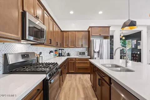 957 E La Mirada Dr, Phoenix, AZ 85042 photo 13